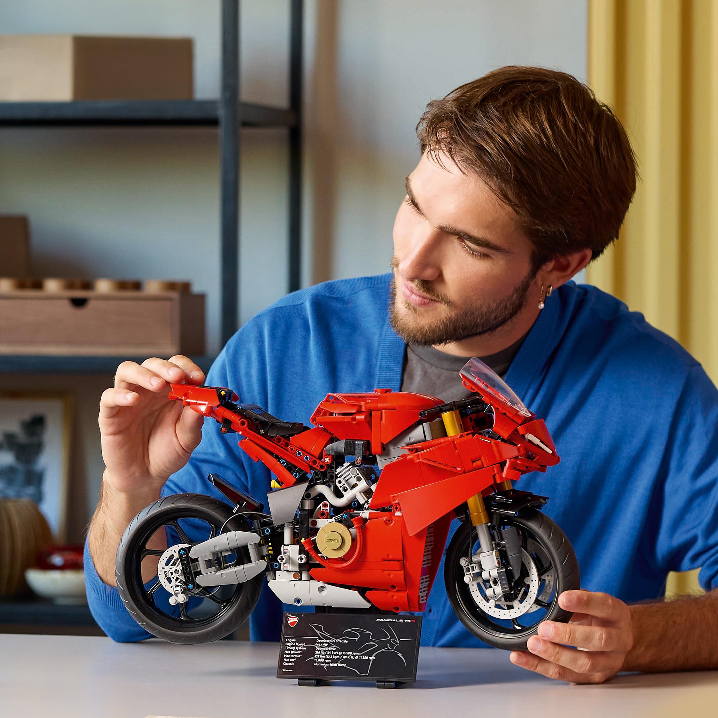 LEGO 42202 Technic Ducati Panigale V4 S Motorcycle Model