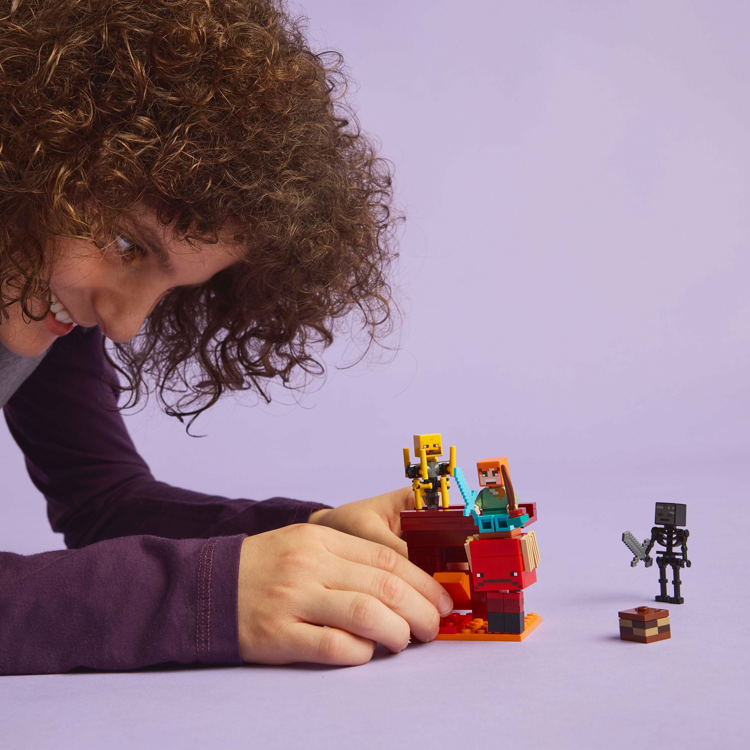 LEGO 21266 Minecraft The Nether Lava Battle