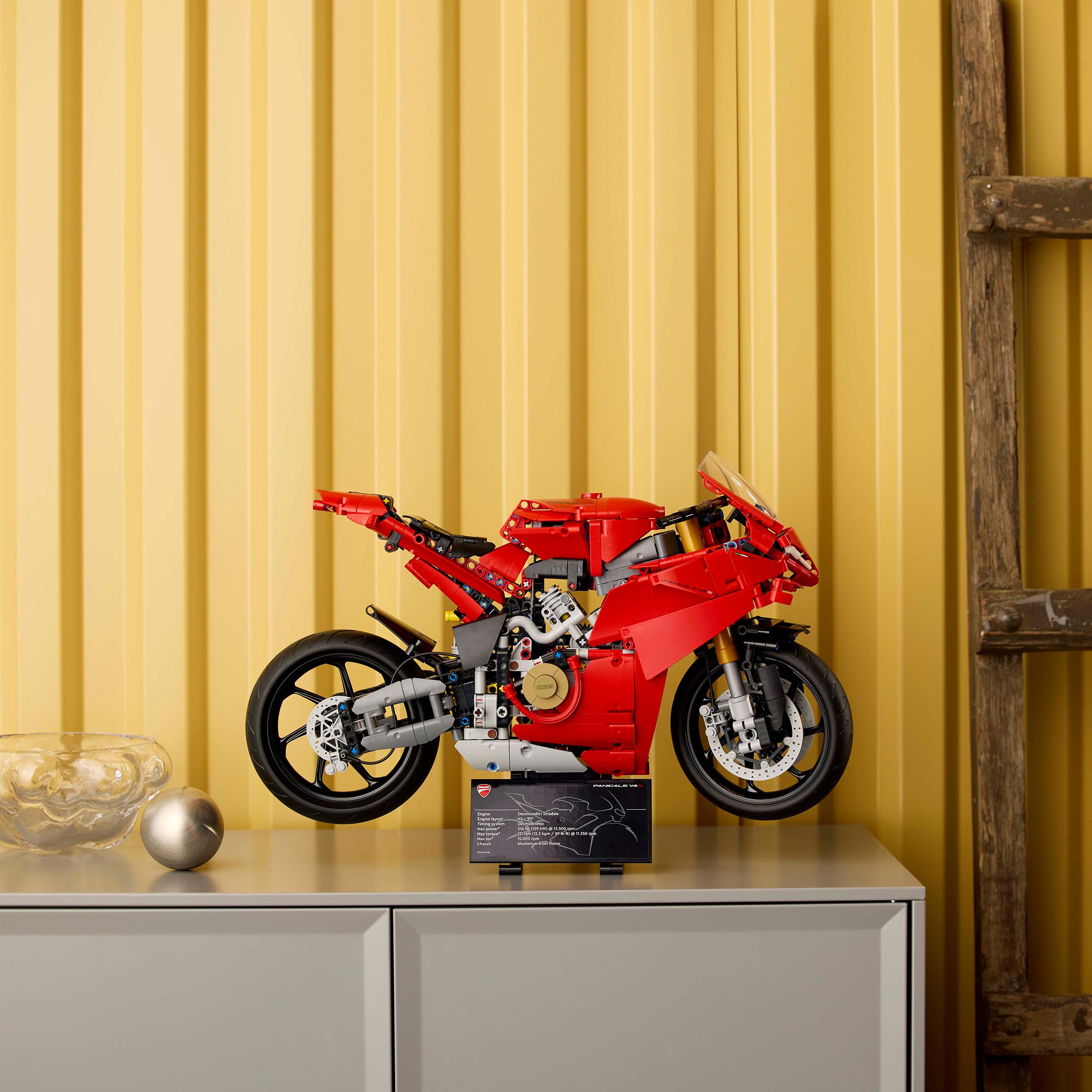 LEGO 42202 Technic Ducati Panigale V4 S Motorcycle Model