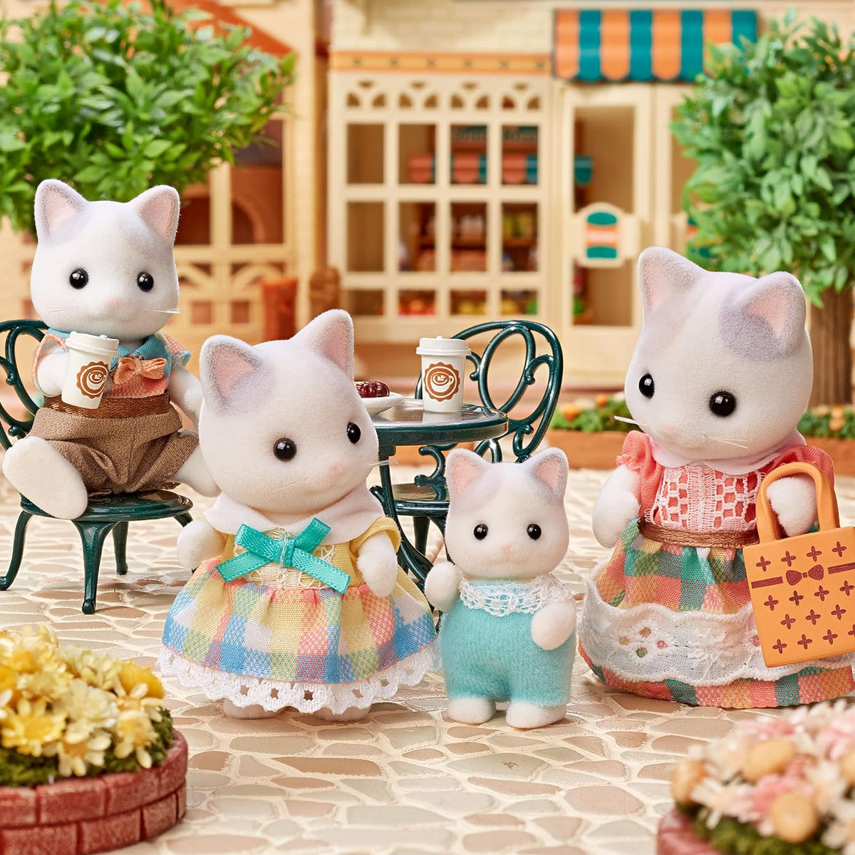 Sylvanian Families 5738 Latte Cat Family