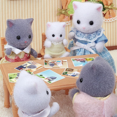 Sylvanian Families 5455 Persian Cat Family